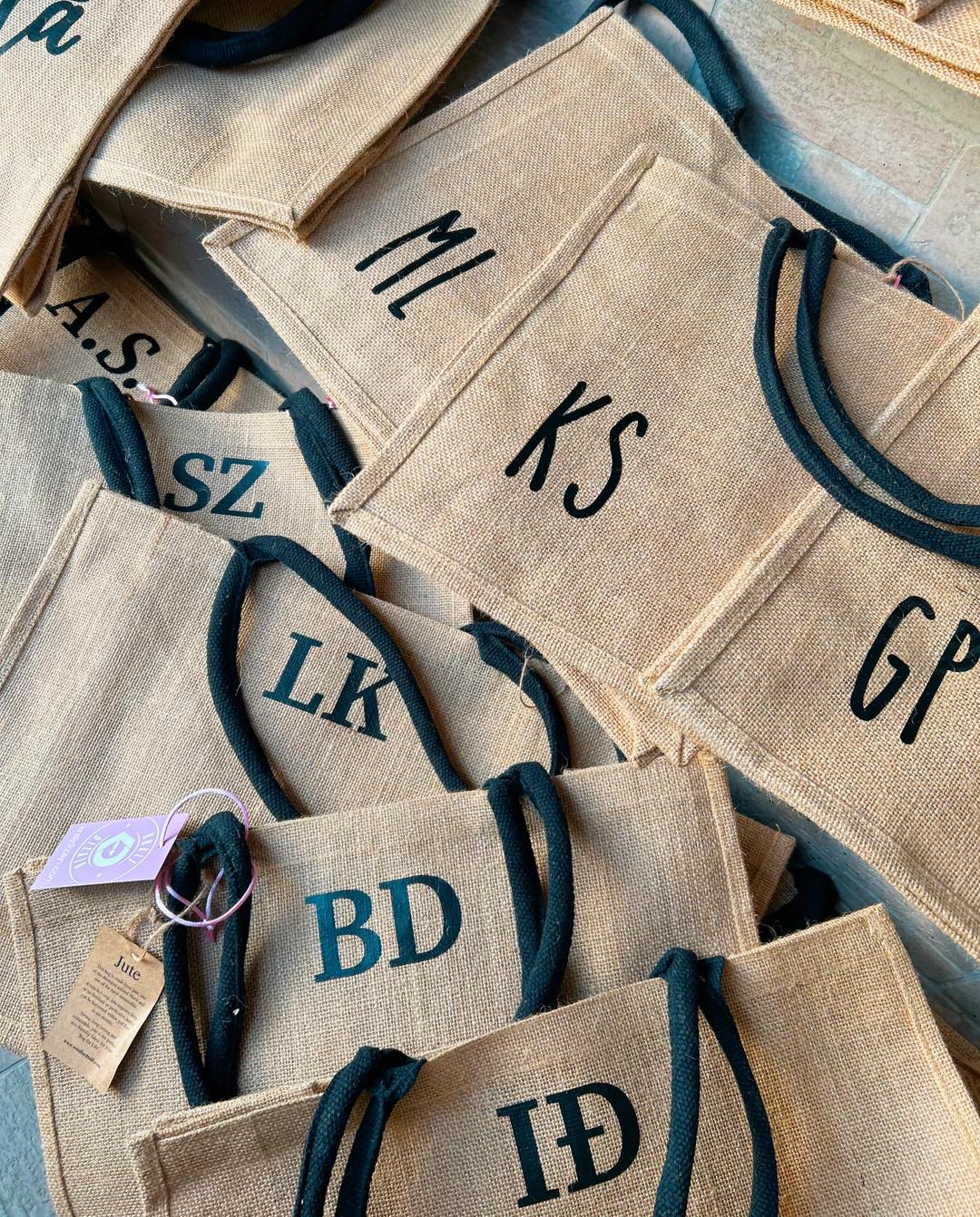 Ime kompleta za plažo + začetnice (karo + praznični klobuk)