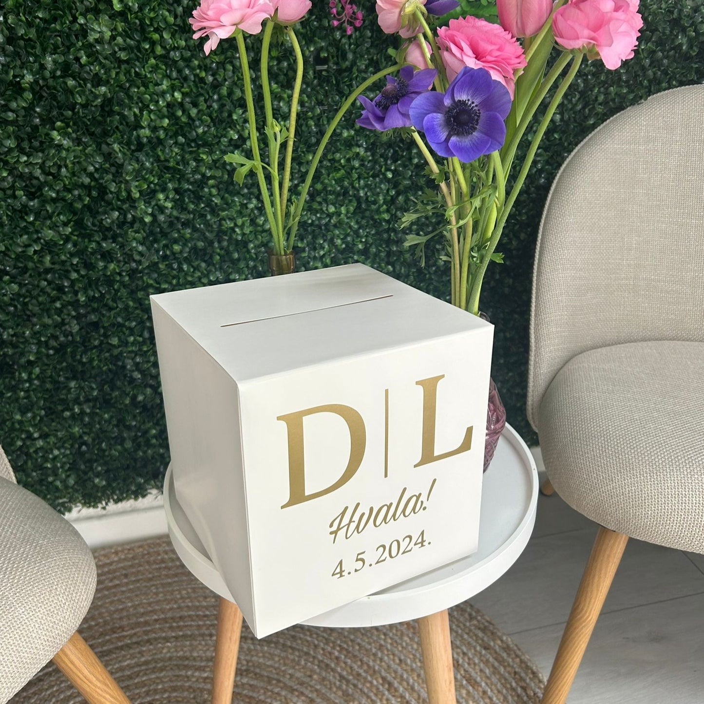 Envelope box