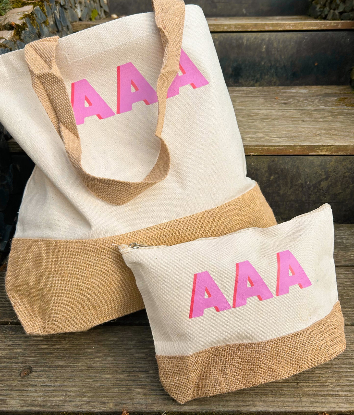 Jutena canvas torba - šareni monogram combo